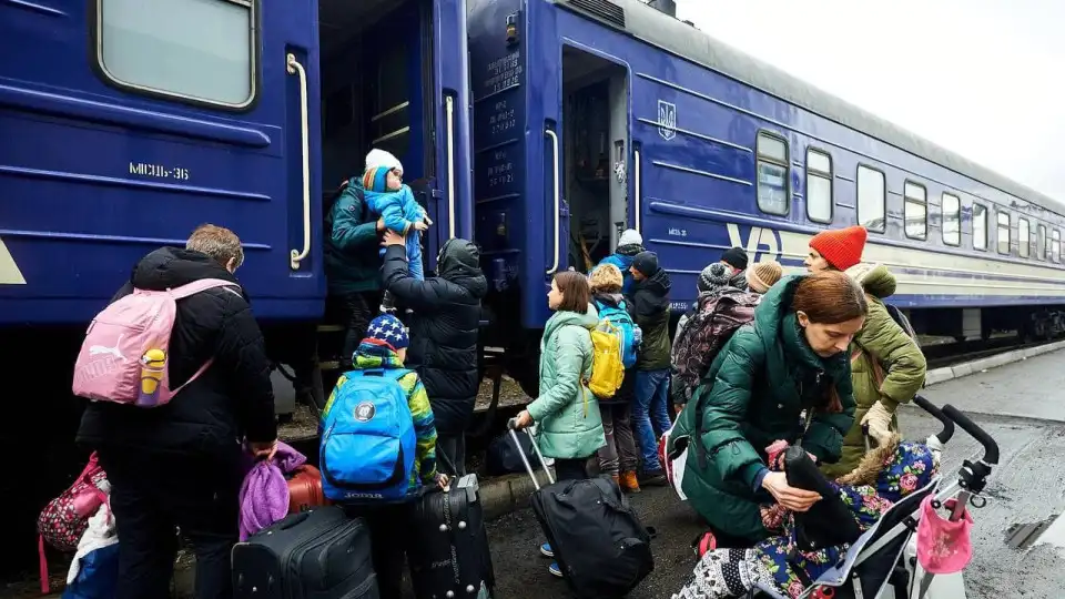 У чотирьох селах на Дніпропетровщині розпочато примусову евакуацію родин з дітьми