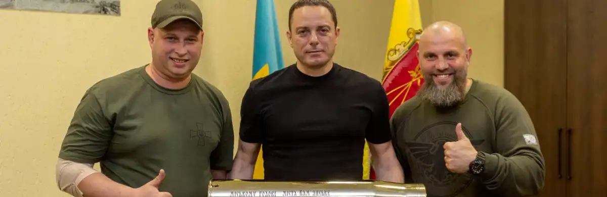 Мер Кам’янського передав військовим обладнання для захищеного зв’язку