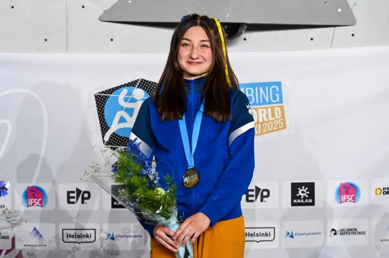 Скелелазка Рафаель Казбекова з Дніпра стала чемпіонкою світу серед юніорів